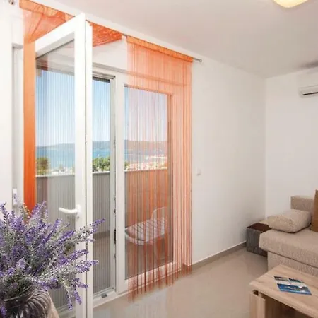 Korenika Apartment *