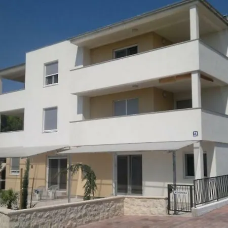 Korenika Apartment